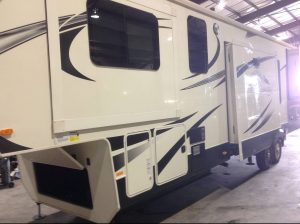 RV left side unextended