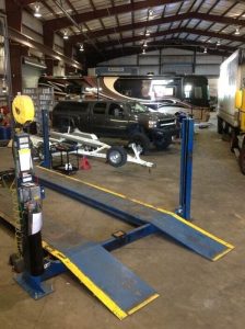 Garage truck lift